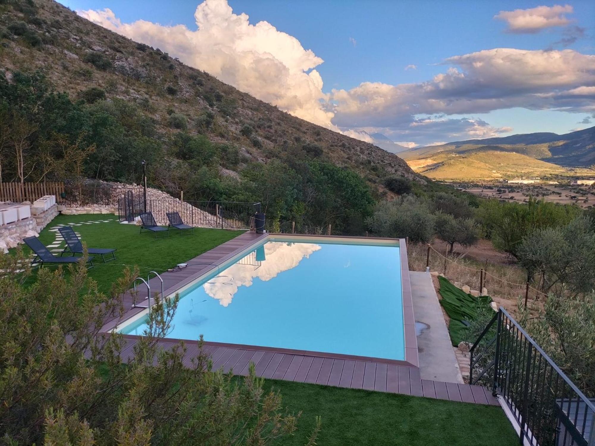 Al Casolare Hotel Ofena Exterior photo